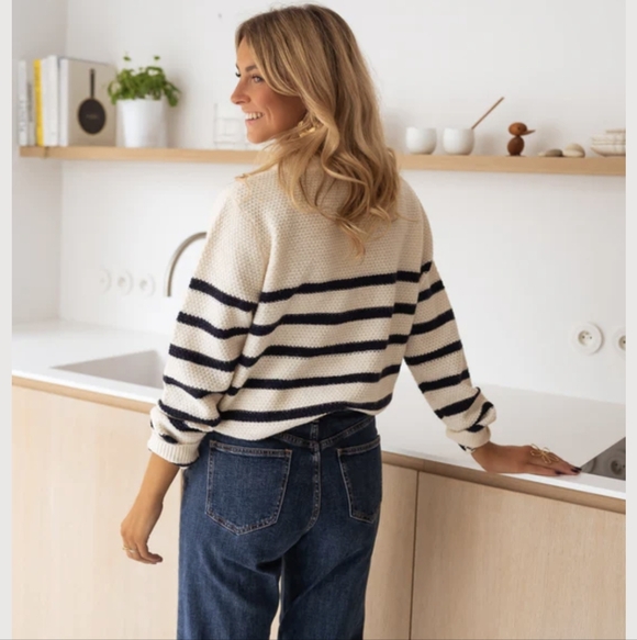 Easy Clothes Sailor Sunny Striped Ecru & Navy  1/2 ButtonUp Sweater NWT Size O/S - Picture 3 of 6